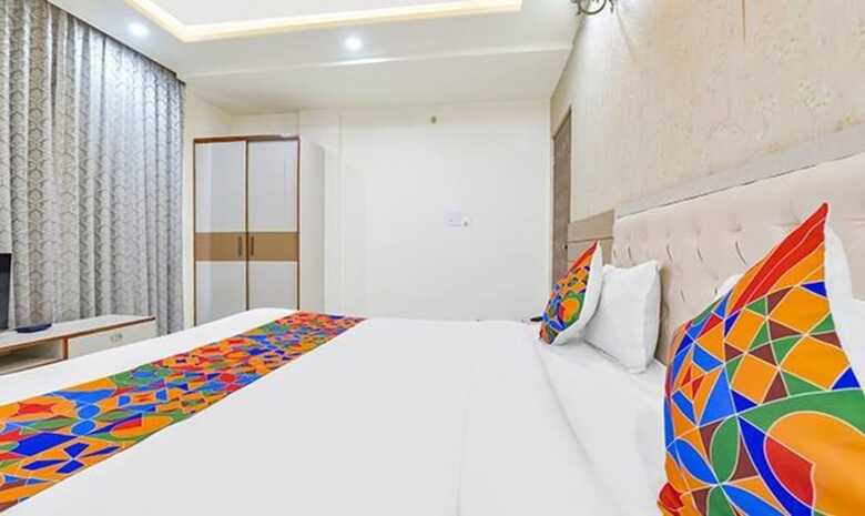 Fabhotel Cm Palace