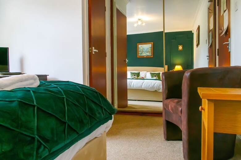Hotel Mayfield Apartments