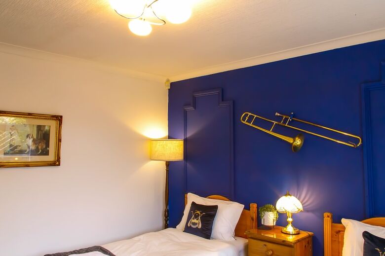 Hotel Mayfield Apartments