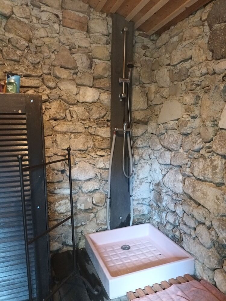 Roulotte Et Gite En Drome Provencale