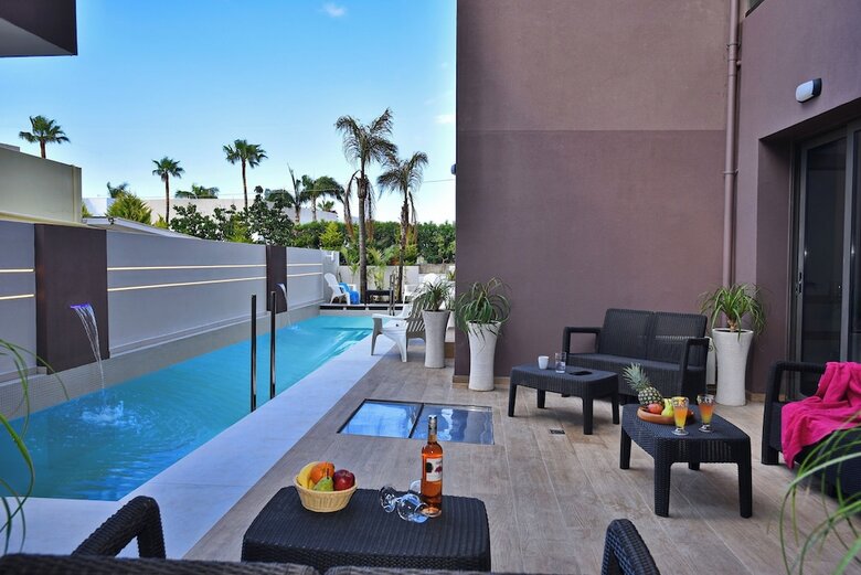 Dionisos Hotel