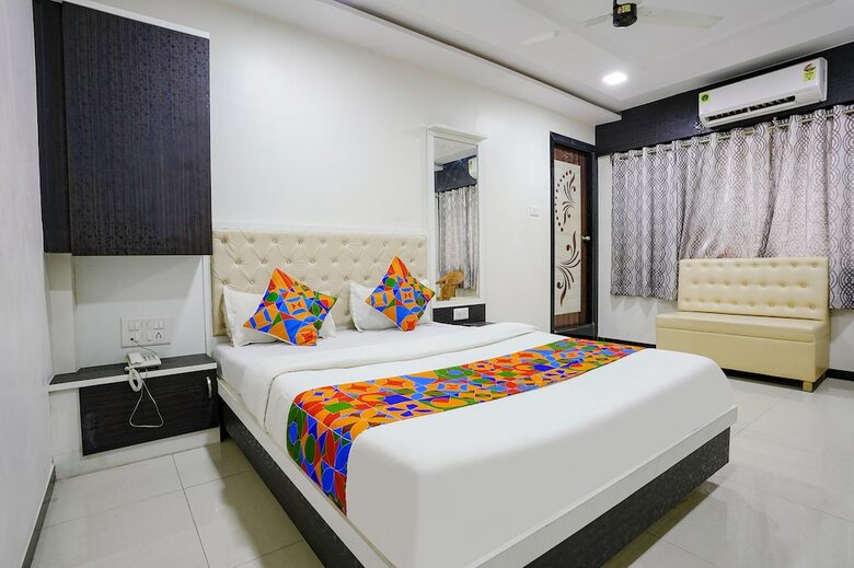 Hotel Fabexpress Rajmahal