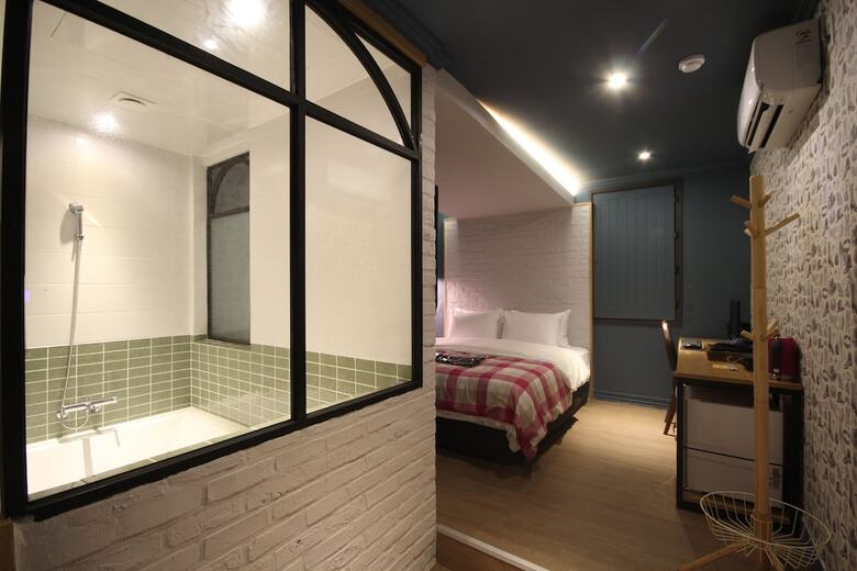 25 Hours Hotel
