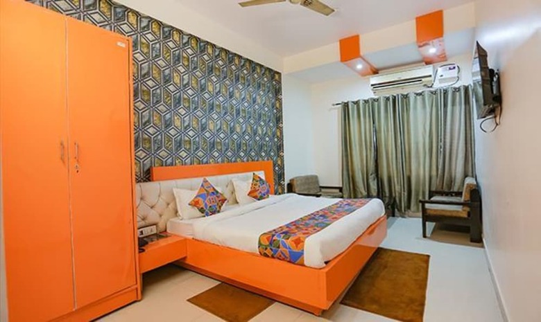 Fabhotel Red Roof Residency