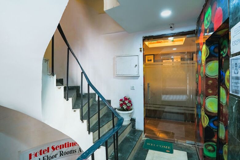 Fabhotel Veetara