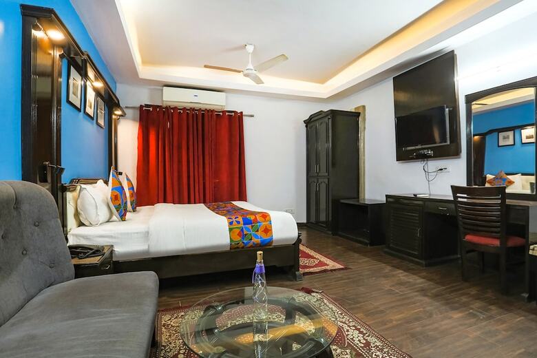 Fabhotel Veetara