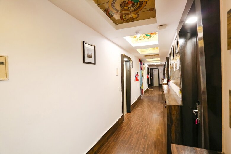 Fabhotel Veetara
