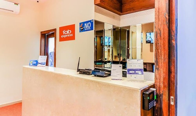 Fabhotel Ascot International