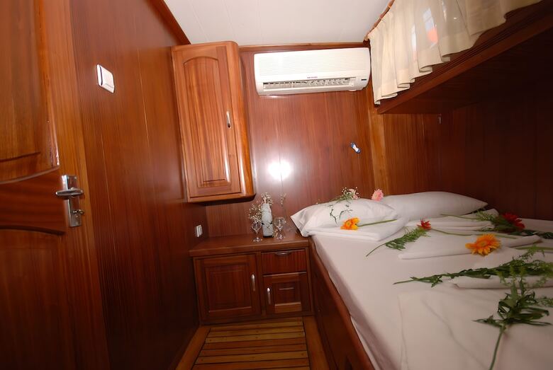 Kaya Yachting