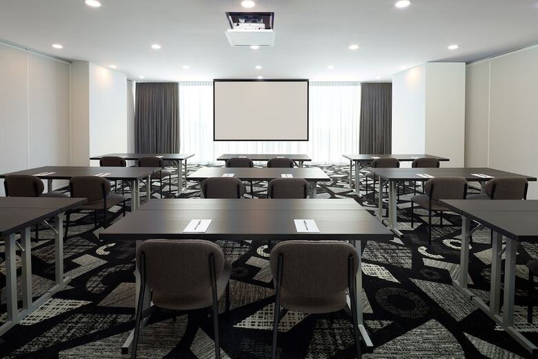 Hotel Courtyard By Marriott Montreal Laval