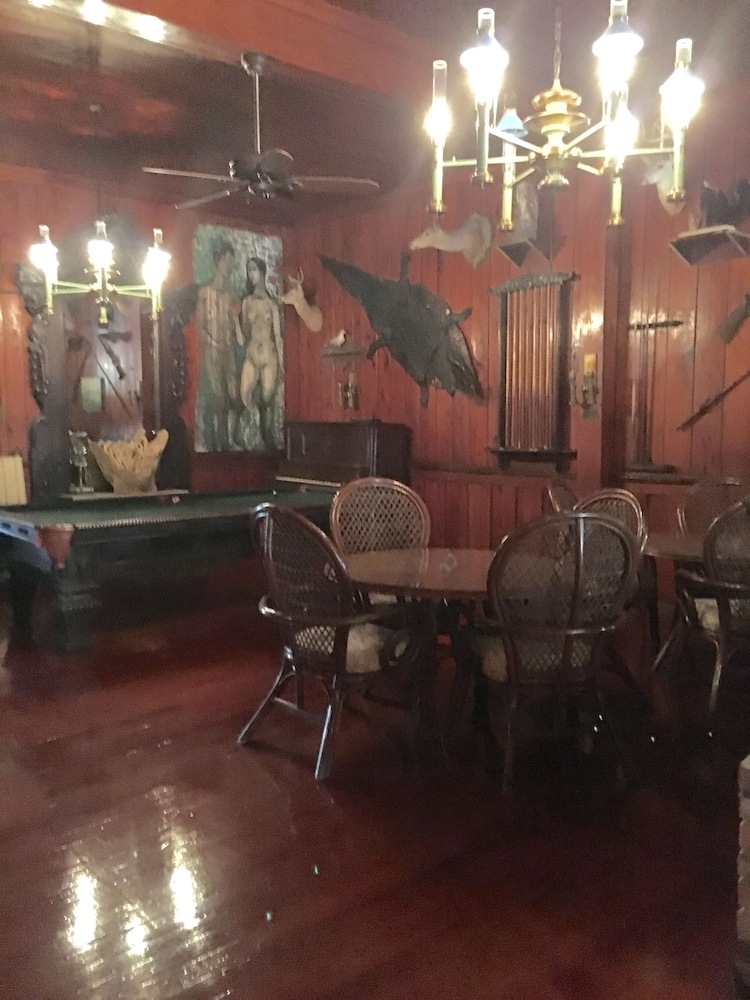 Hotel Rod And Gun Club