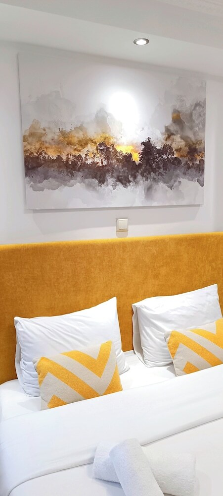 Apeiron Acropolis Suites