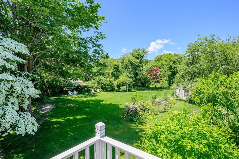 Isaiah Hall Bed & Breakfast Inn