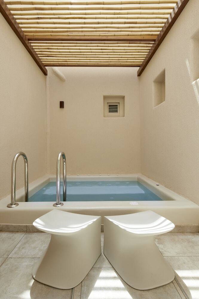 Hotel Apricus Suites