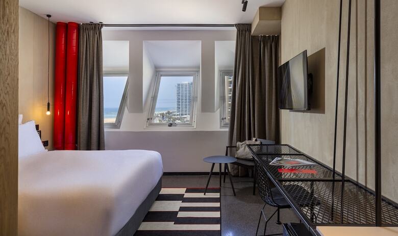 Brown Brut Seafront Hotel