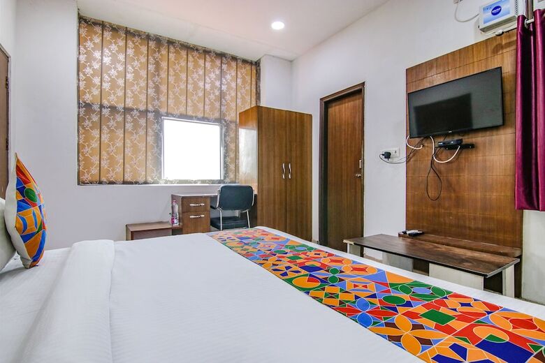 Fabhotel The Orient