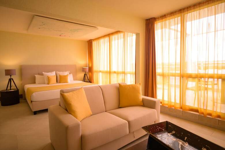 Hotel Arawak Beach Resort