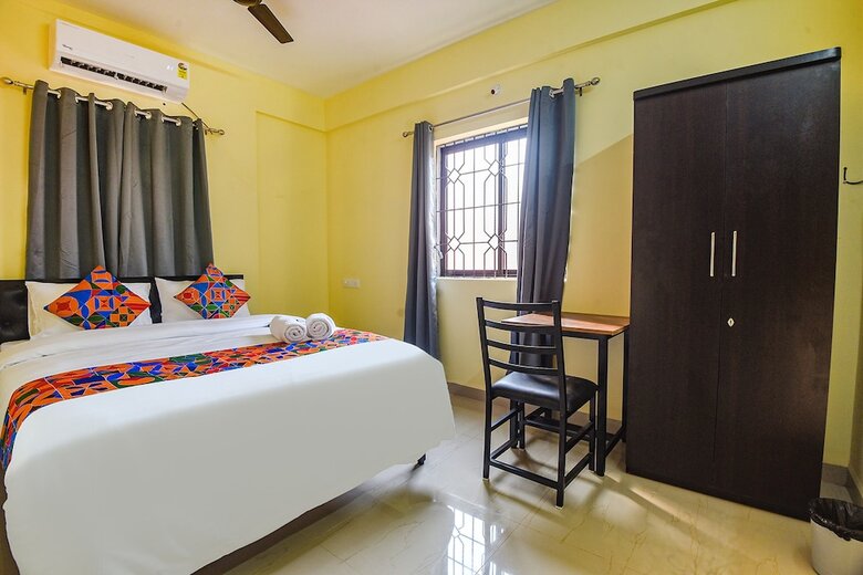 Hotel Fabexpress Symphony Homes, Calangute Beach