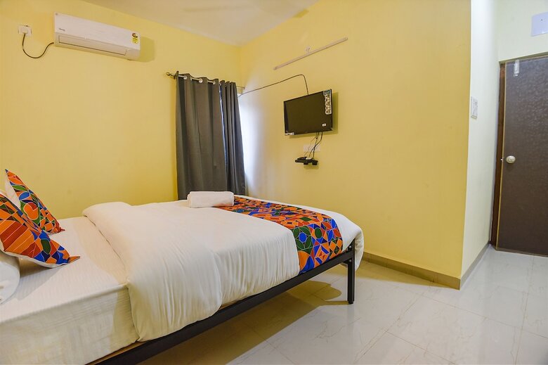 Hotel Fabexpress Symphony Homes, Calangute Beach