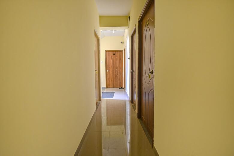 Hotel Fabexpress Symphony Homes, Calangute Beach