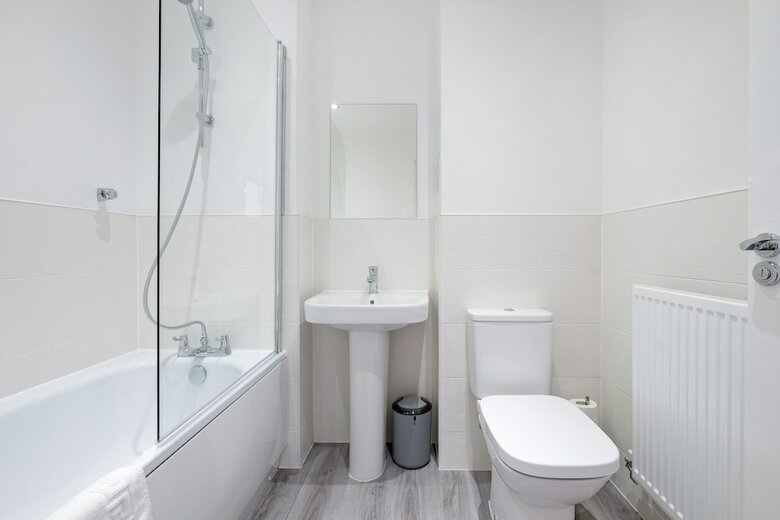 Modern 5 Bedroom 3 Bath Hse Aylesbury