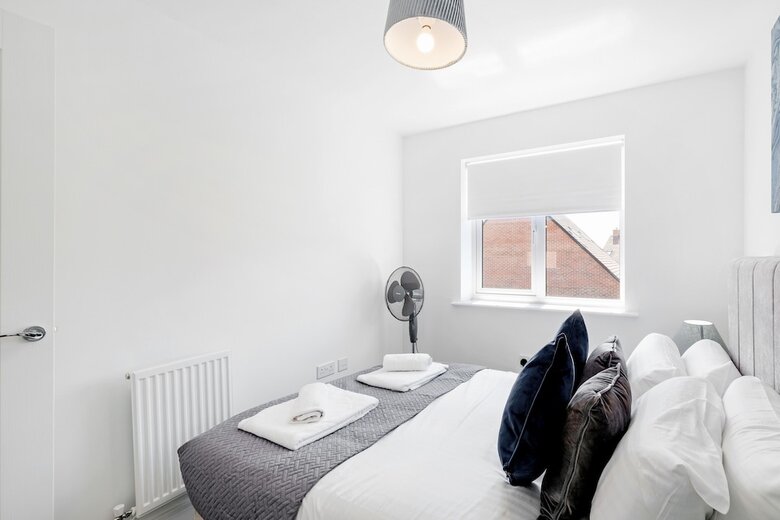 Modern 5 Bedroom 3 Bath Hse Aylesbury