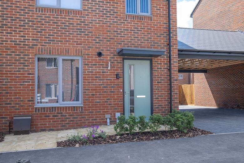 Modern 5 Bedroom 3 Bath Hse Aylesbury