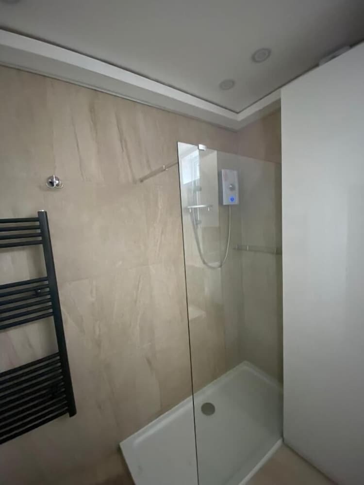 Bowchumphaus - Luxurious 5 Bedroom House - Birmingham