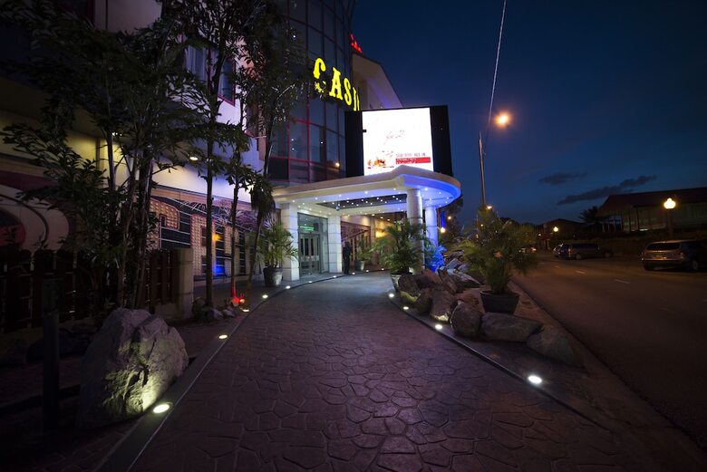 Hotel Elegance N.v.