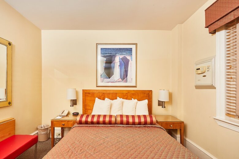Hotel Alexander Inn
