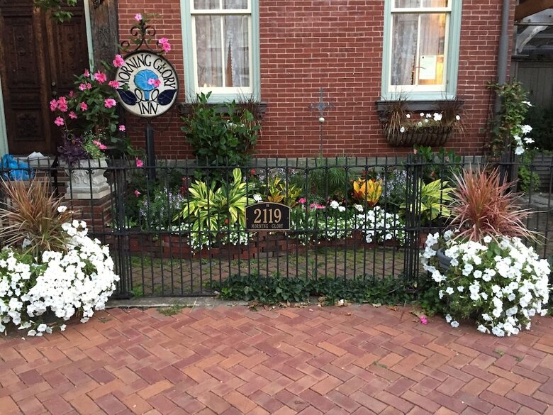 Bed & Breakfast Morning Glory Inn