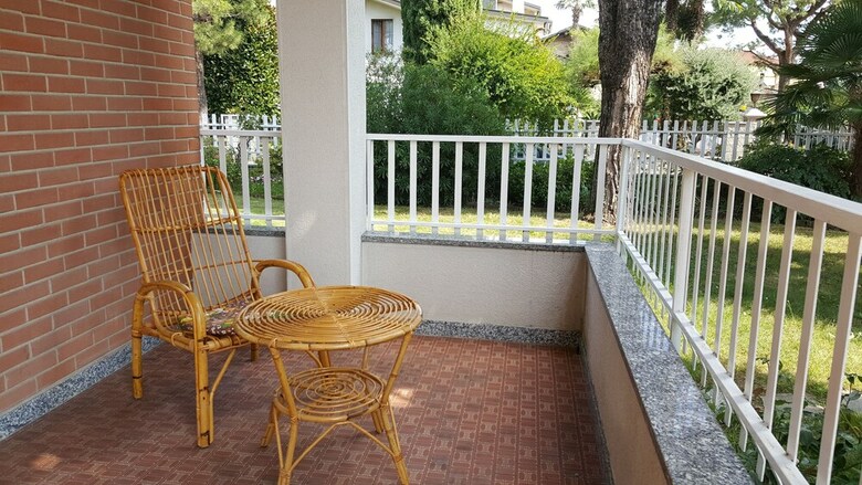 Bed And Breakfast Groane