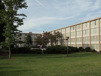 Clarion Hotel Airport Greensboro