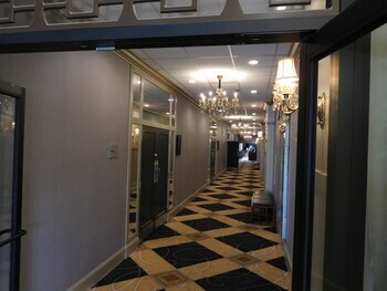 Clarion Hotel Airport Greensboro
