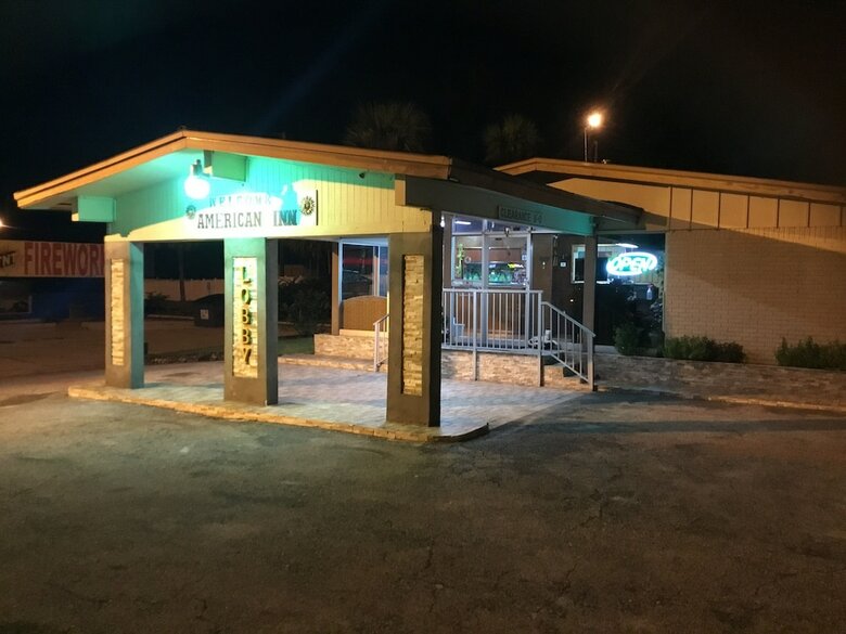 Motel American Inn And Suites
