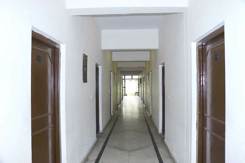 Hotel Ambika Palace By Shiwani Associate