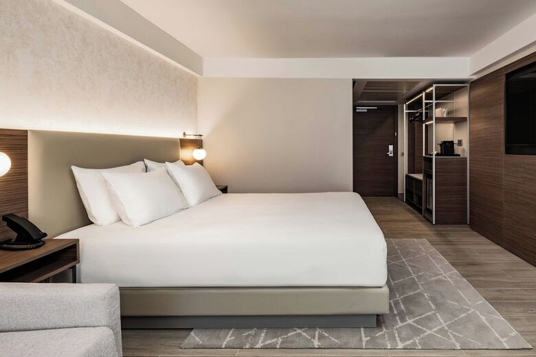 AC Hotel By Marriott St. Julian's