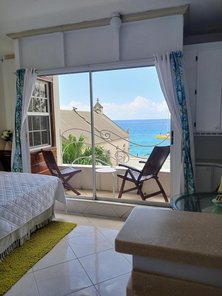 Coral Lane Beach Apartments