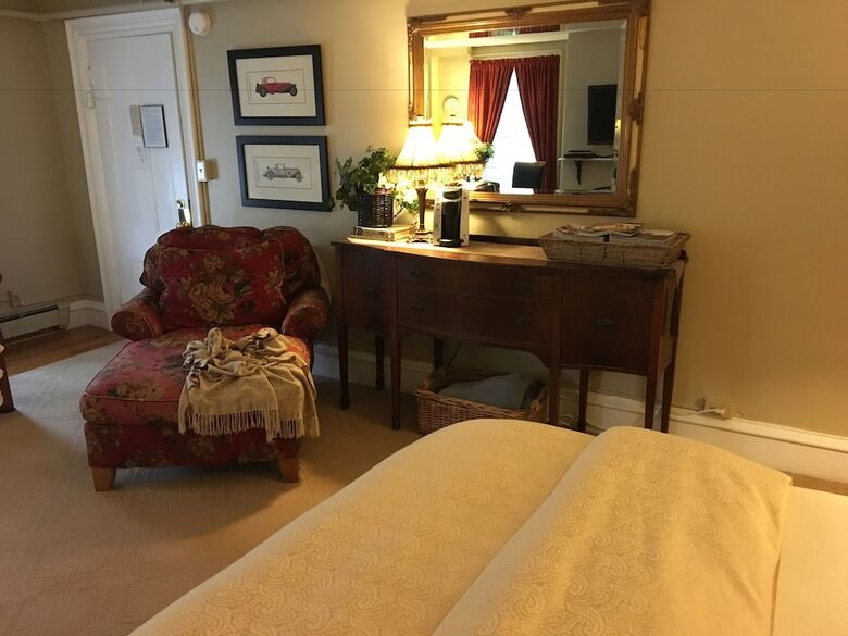 Bed & Breakfast Pinecrest Inn