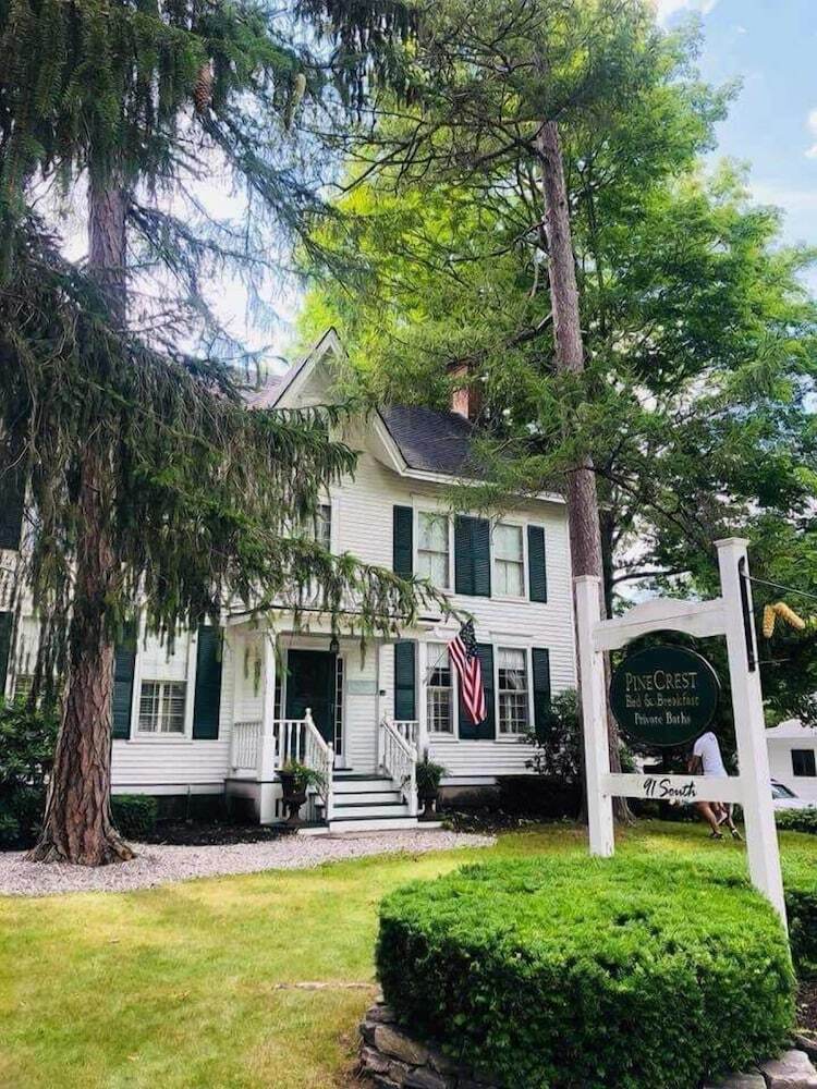 Bed & Breakfast Pinecrest Inn