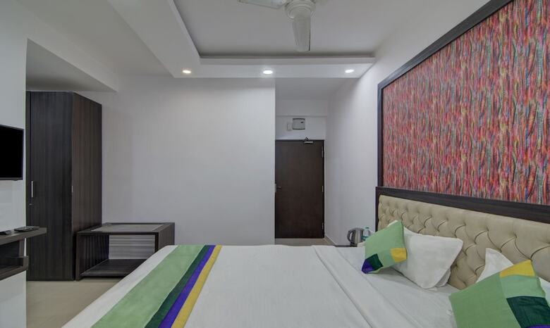 Hotel Treebo The Platinum Studio 50