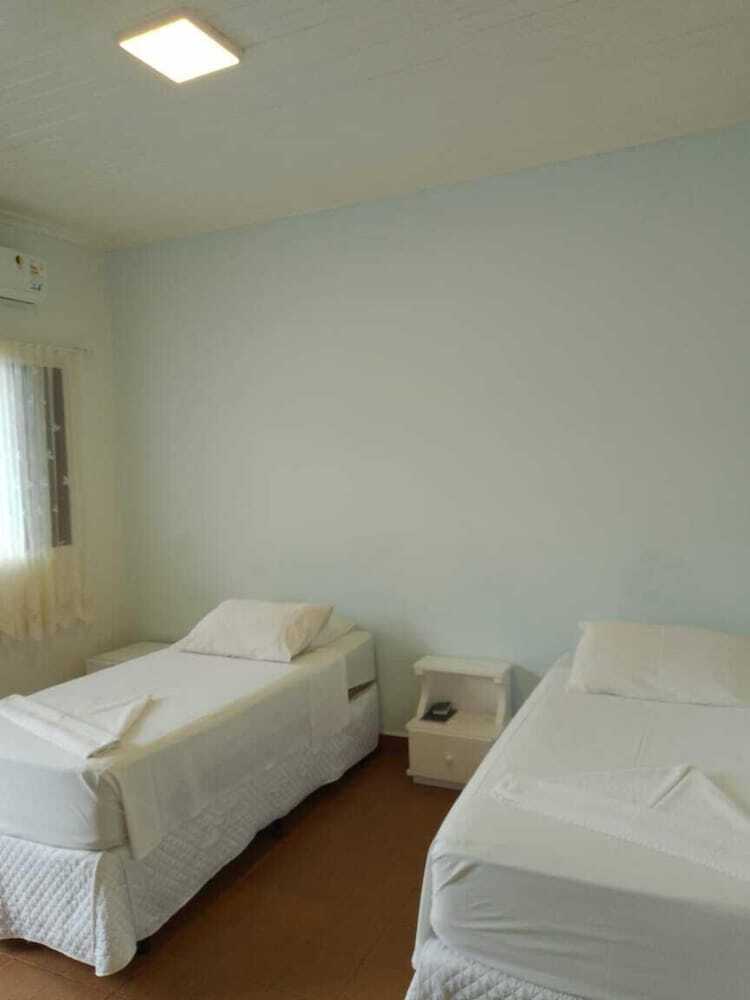 Hotel Pousada Garoupas