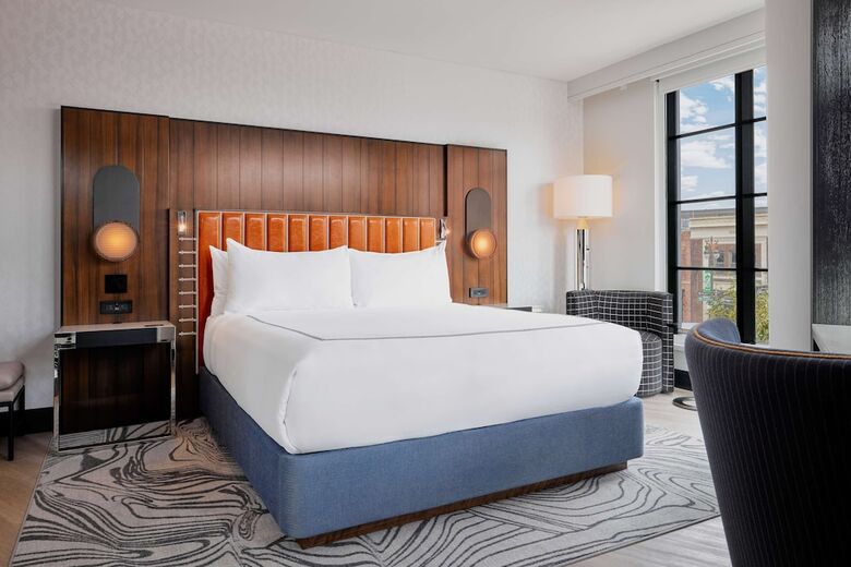 Hotel The Godfrey Detroit, Curio Collection By Hilton
