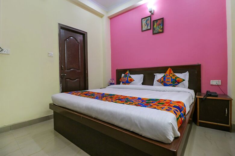 Hotel Fabexpress Royal Stays