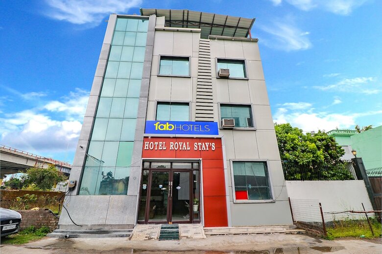 Hotel Fabexpress Royal Stays