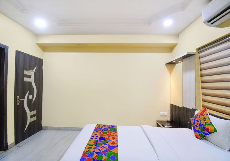 Fabhotel Divira Inn