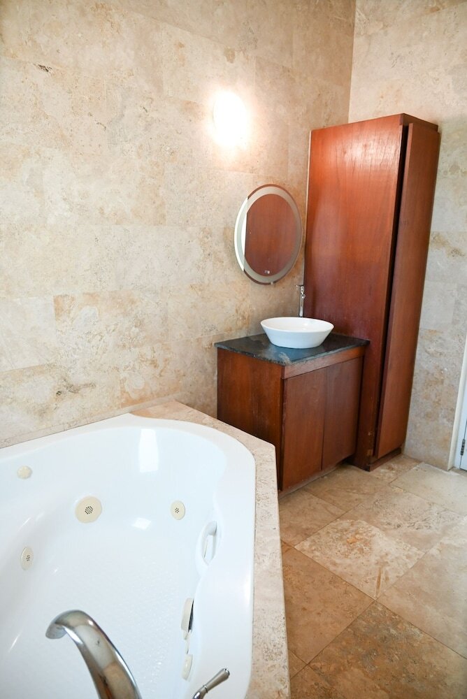 Hotel Manati World Point Inn
