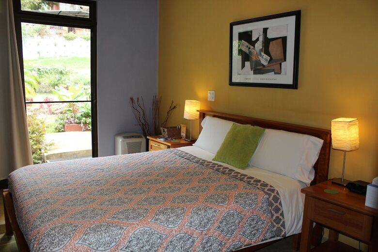 Casa De Monta�a Bed & Breakfast