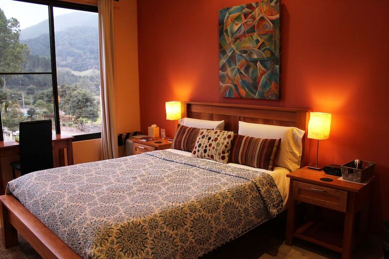 Casa De Monta�a Bed & Breakfast