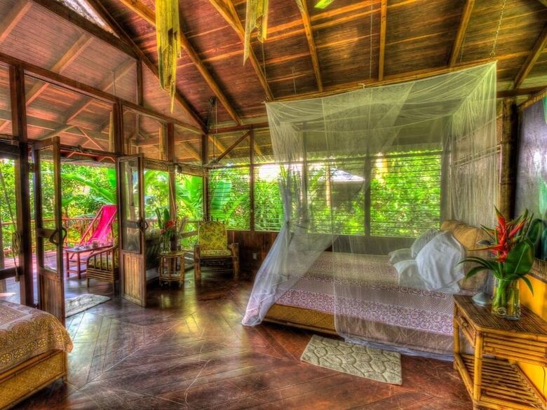 Hotel Iguana Lodge Beach Resort